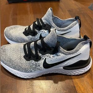 Nike Flyknit Oreo